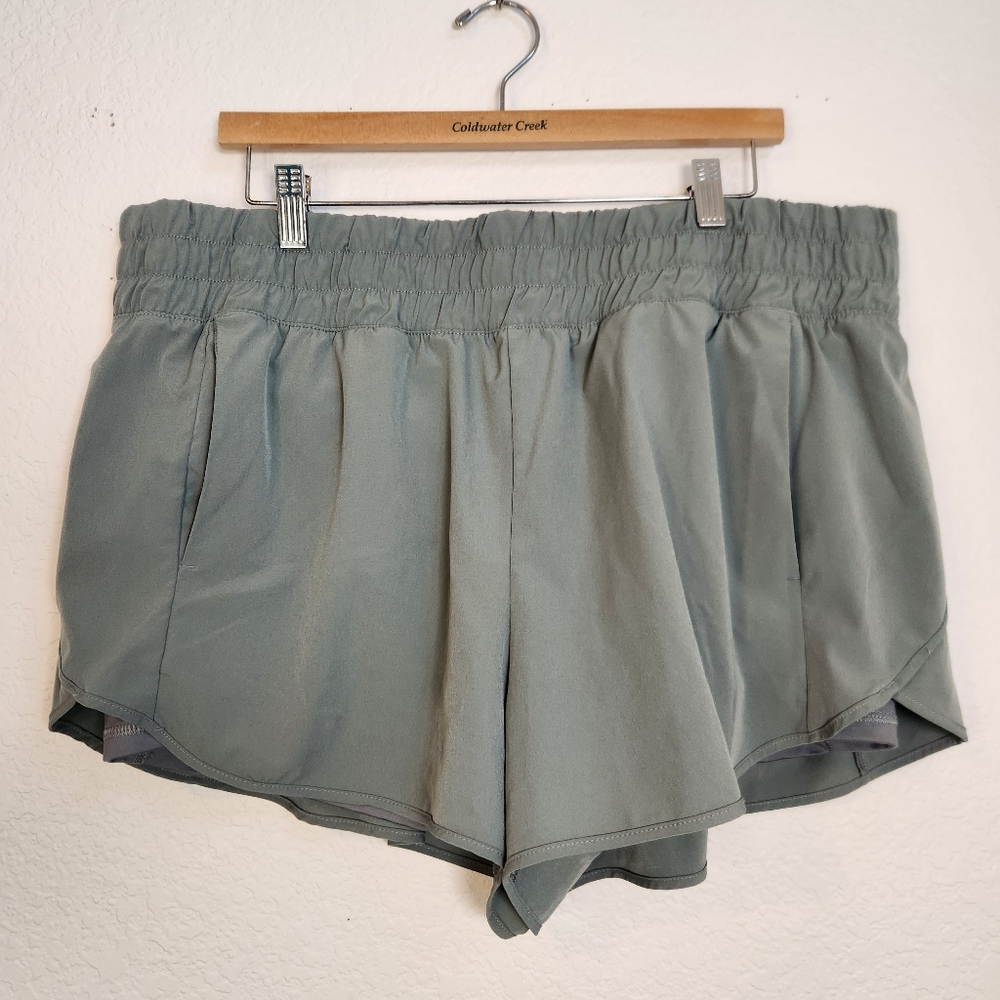 Avia Light Sage Elastic-Waist Women’s Athletic Shorts, Size 22 (XXXL)